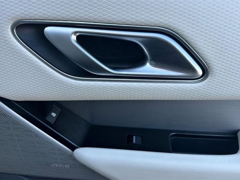 Used 2021 Land Rover Range Rover Velar R-Dynamic S image 21