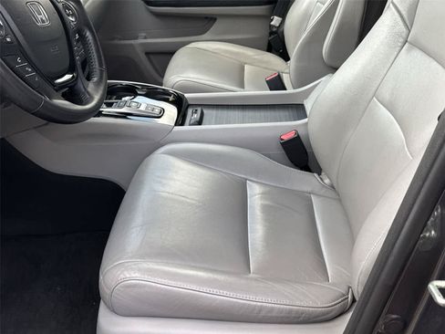 Used 2016 Honda Pilot Touring image 13