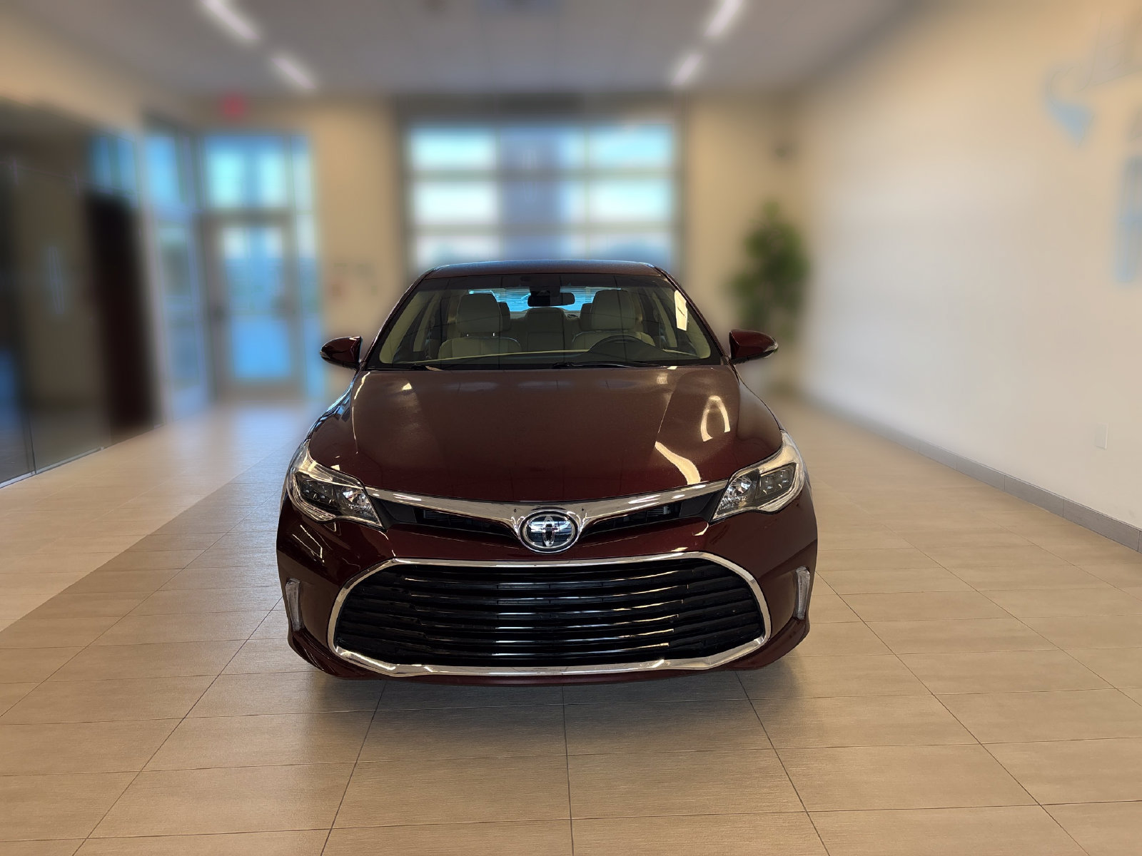 Used 2018 Toyota Avalon XLE w/ All Weather Liner Package FWD image 5