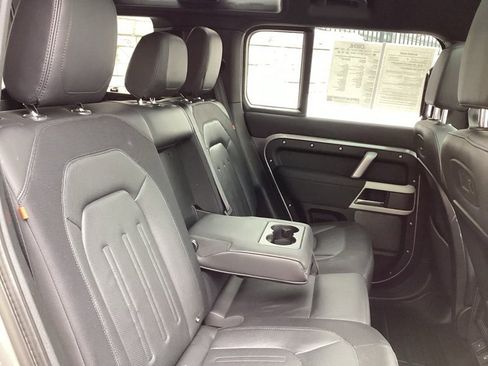 Used 2022 Land Rover Defender 110 X-Dynamic SE image 18