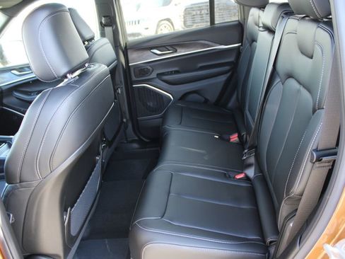 New 2026 Jeep Grand Cherokee Limited AWD/4WD image 16