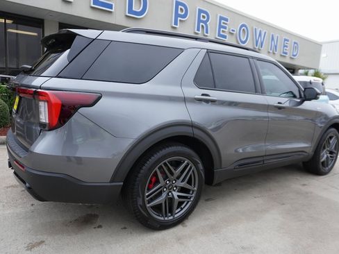 Certified 2025 Ford Explorer ST-Line w/ Premium Package image 6