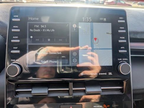 Used 2022 Toyota Avalon XSE image 13