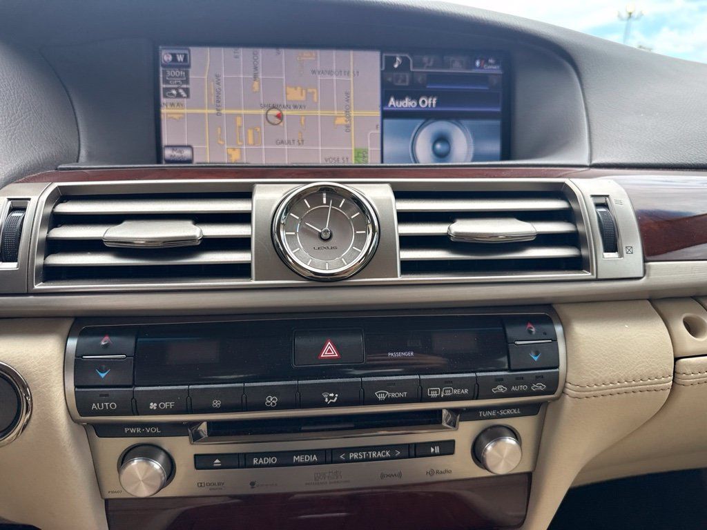 Used 2014 Lexus LS 460 w/ Comfort Package RWD image 19