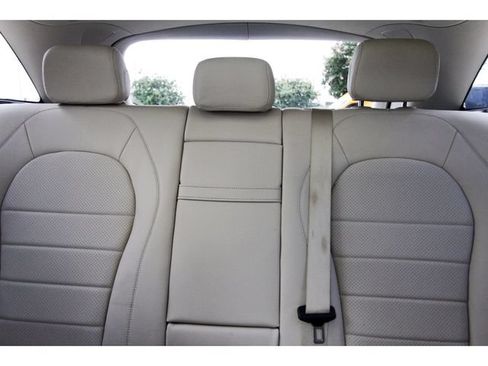 Used 2018 Mercedes-Benz GLC 300 4MATIC image 13