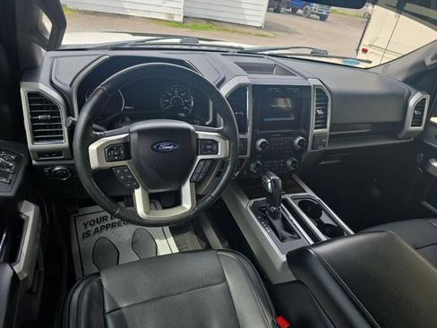 Used 2017 Ford F150 Lariat w/ Equipment Group 502A Luxury AWD/4WD image 10