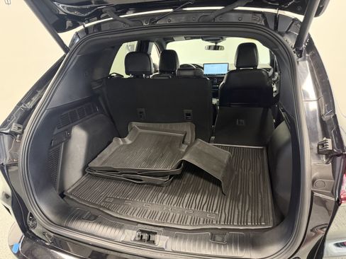 Used 2024 Ford Escape ST-Line w/ Tech Pack #1 AWD/4WD image 22