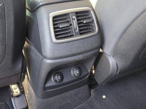 Used 2020 Kia Sorento LX image 21