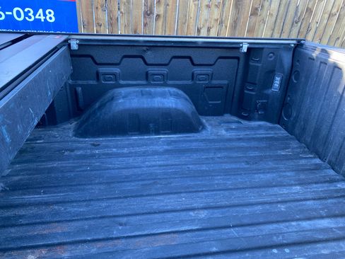 Used 2020 Chevrolet Silverado 1500 High Country w/ Technology Package image 9