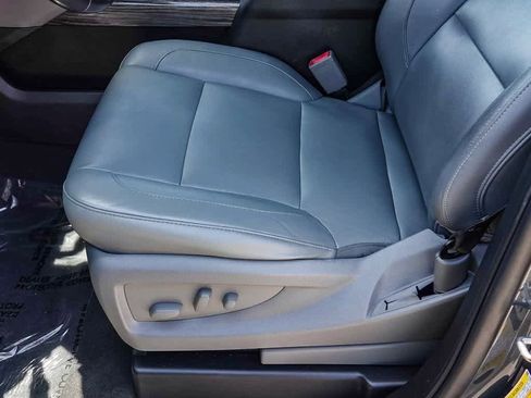 Used 2019 Chevrolet Suburban LT w/ LT Signature Package image 23