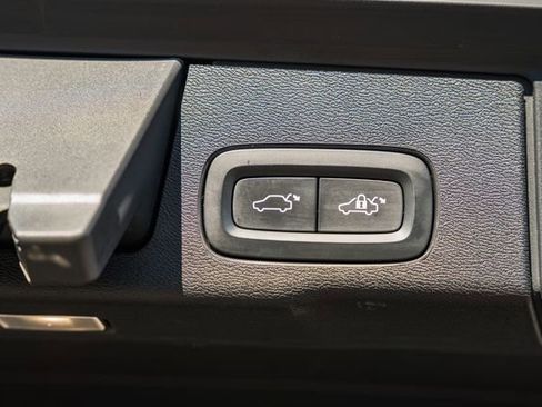 Used 2021 Volvo XC60 T5 Inscription w/ Advanced Package image 11