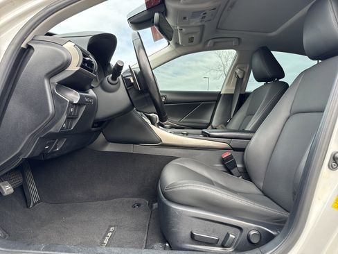 Used 2020 Lexus IS 300 image 16