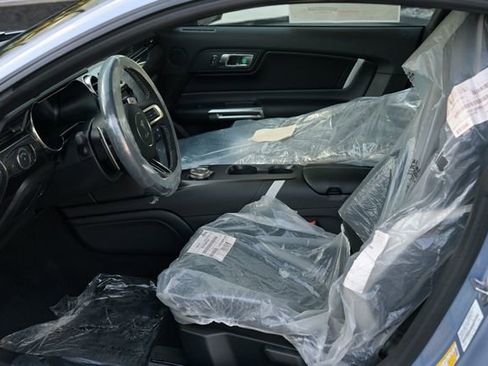 Used 2022 Ford Mustang Shelby GT500 w/ Carbon Fiber Track Pack image 22