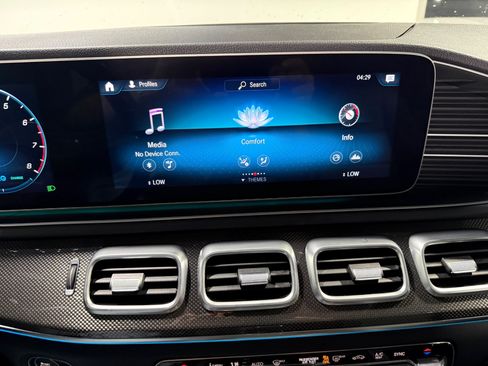 Used 2020 Mercedes-Benz GLE 450 4MATIC w/ Premium Package image 33