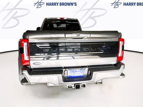 Used 2025 Ford F450 Platinum w/ FX4 Off-Road Package AWD/4WD image 9