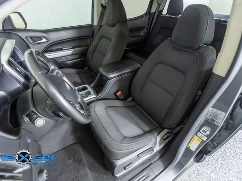 Used 2022 Chevrolet Colorado LT AWD/4WD image 24