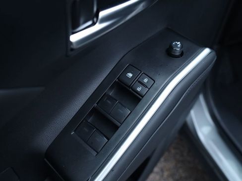 Used 2025 Toyota Highlander XLE image 20