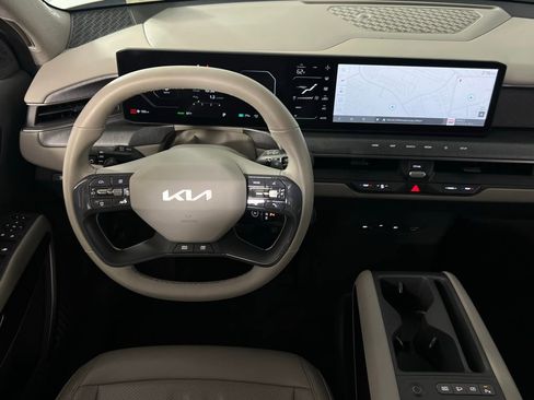 Used 2024 Kia EV9 Wind image 14