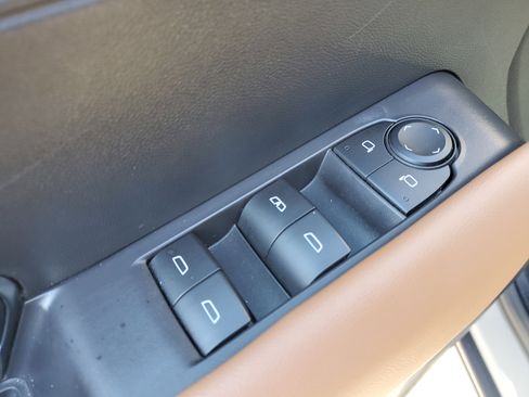 Used 2023 GMC Canyon AT4 w/ AT4 Premium Package image 32