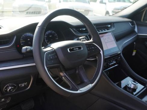 New 2025 Jeep Grand Cherokee L Limited image 19