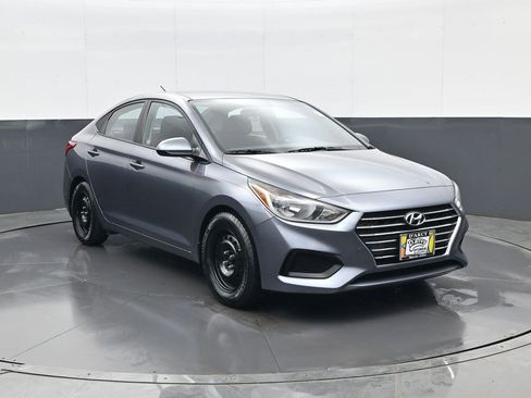Used 2019 Hyundai Accent SE image 3