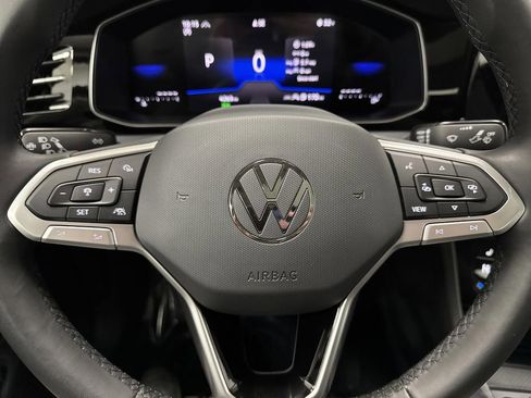 Used 2025 Volkswagen Jetta SE w/ Sunroof Package image 16