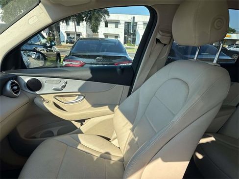 Used 2022 Mercedes-Benz GLC 300 image 21