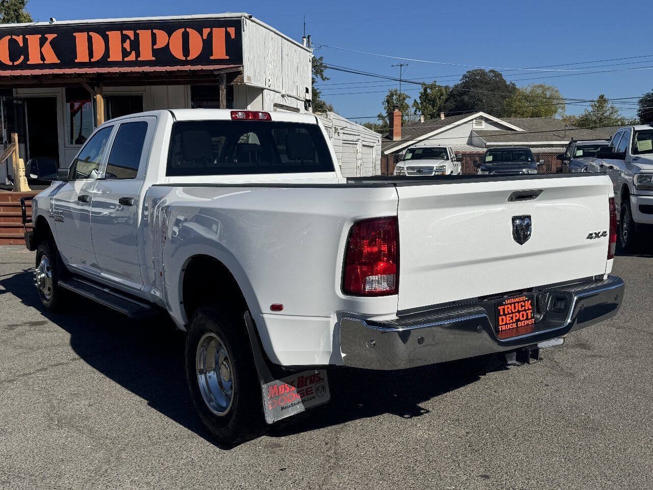 Used 2015 RAM 3500 Tradesman w/ Chrome Appearance Group AWD/4WD image 5