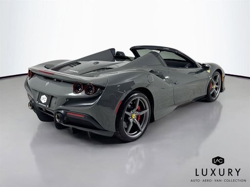 Used 2021 Ferrari F8 Tributo image 6