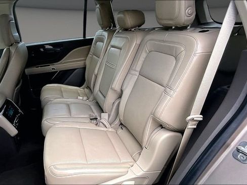 Used 2020 Lincoln Aviator Reserve w/ Elements Package Plus AWD/4WD image 23