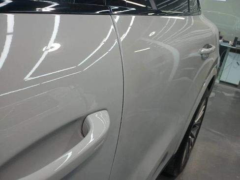 Used 2023 Porsche Cayenne Platinum Edition image 33