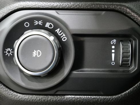 Used 2023 Jeep Wrangler Unlimited Sport AWD/4WD image 15