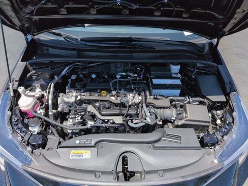 Used 2025 Toyota Corolla SE w/ SE Package FWD image 32