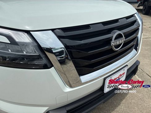 Used 2024 Nissan Pathfinder SV FWD image 4