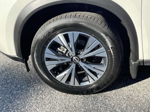 Certified 2023 Nissan Rogue SV image 10