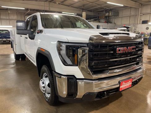 New 2026 GMC Sierra 3500 Pro w/ Convenience Package image 11