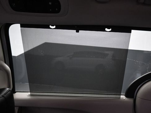 Used 2023 Chrysler Pacifica Touring-L image 35