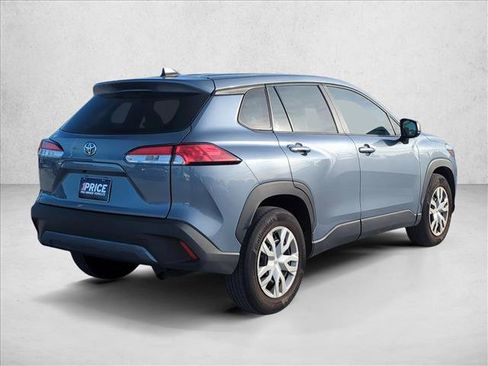 Used 2022 Toyota Corolla Cross L image 5