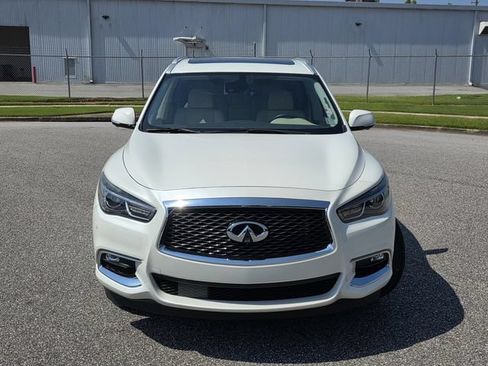 Used 2020 INFINITI QX60 Luxe w/ Essential Package FWD image 2