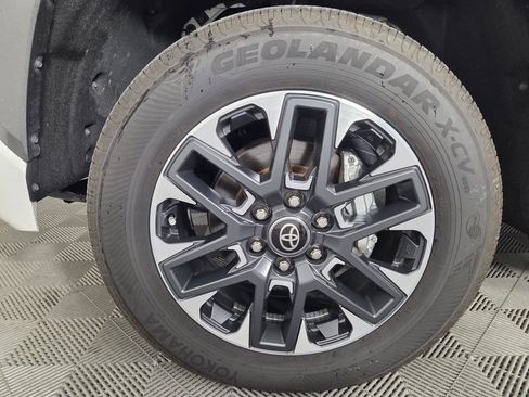 Used 2025 Toyota Tundra Limited AWD/4WD image 7