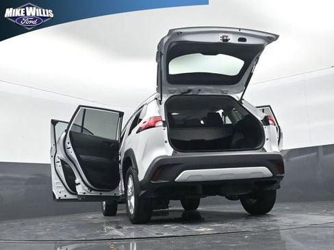 Used 2022 Toyota Corolla Cross LE image 30