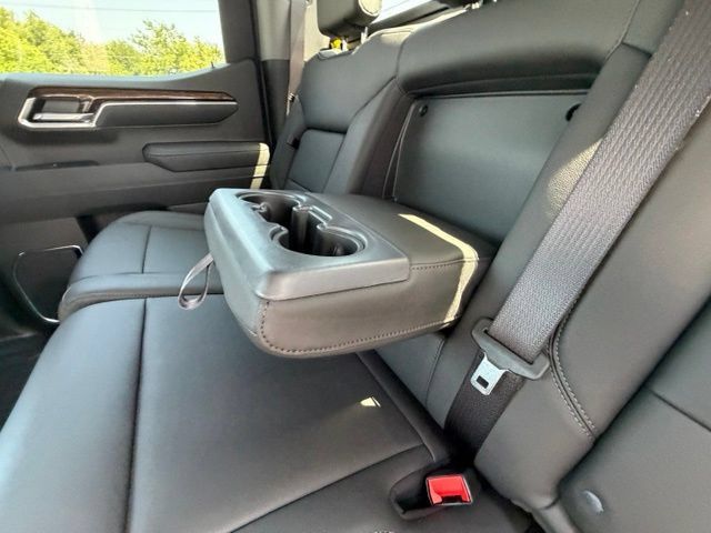 New 2026 GMC Sierra 1500 Elevation w/ Elevation Premium Package AWD/4WD image 17