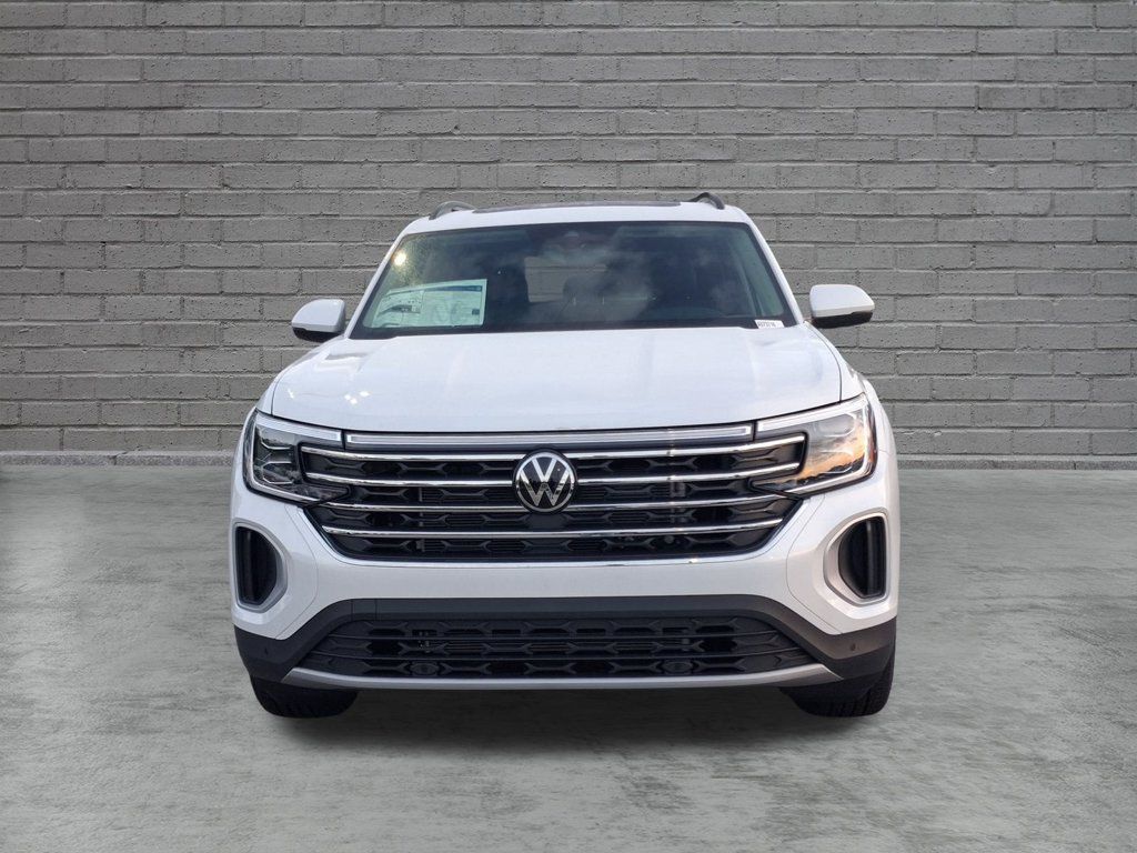 New 2026 Volkswagen Atlas SE FWD image 2