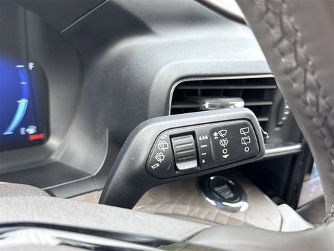 Used 2022 Ford Explorer Platinum w/ Equipment Group 601A image 25