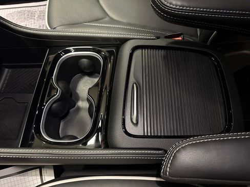 New 2026 Chrysler Pacifica Limited image 27