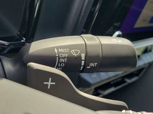 New 2026 Toyota Camry Hybrid FWD image 12