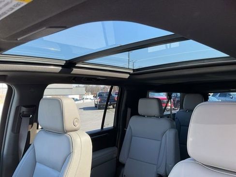 Certified 2025 Chevrolet Suburban Z71 w/ Z71 Off-Road Package image 14