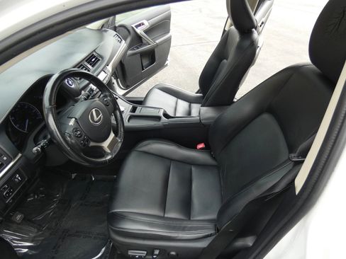 Used 2015 Lexus CT 200h image 60