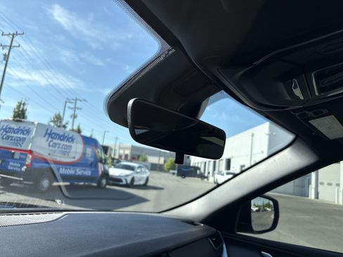 Certified 2025 Jeep Grand Cherokee Laredo X image 30