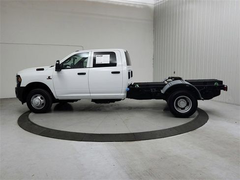 Used 2024 RAM 3500 Tradesman w/ Max Tow Package image 4